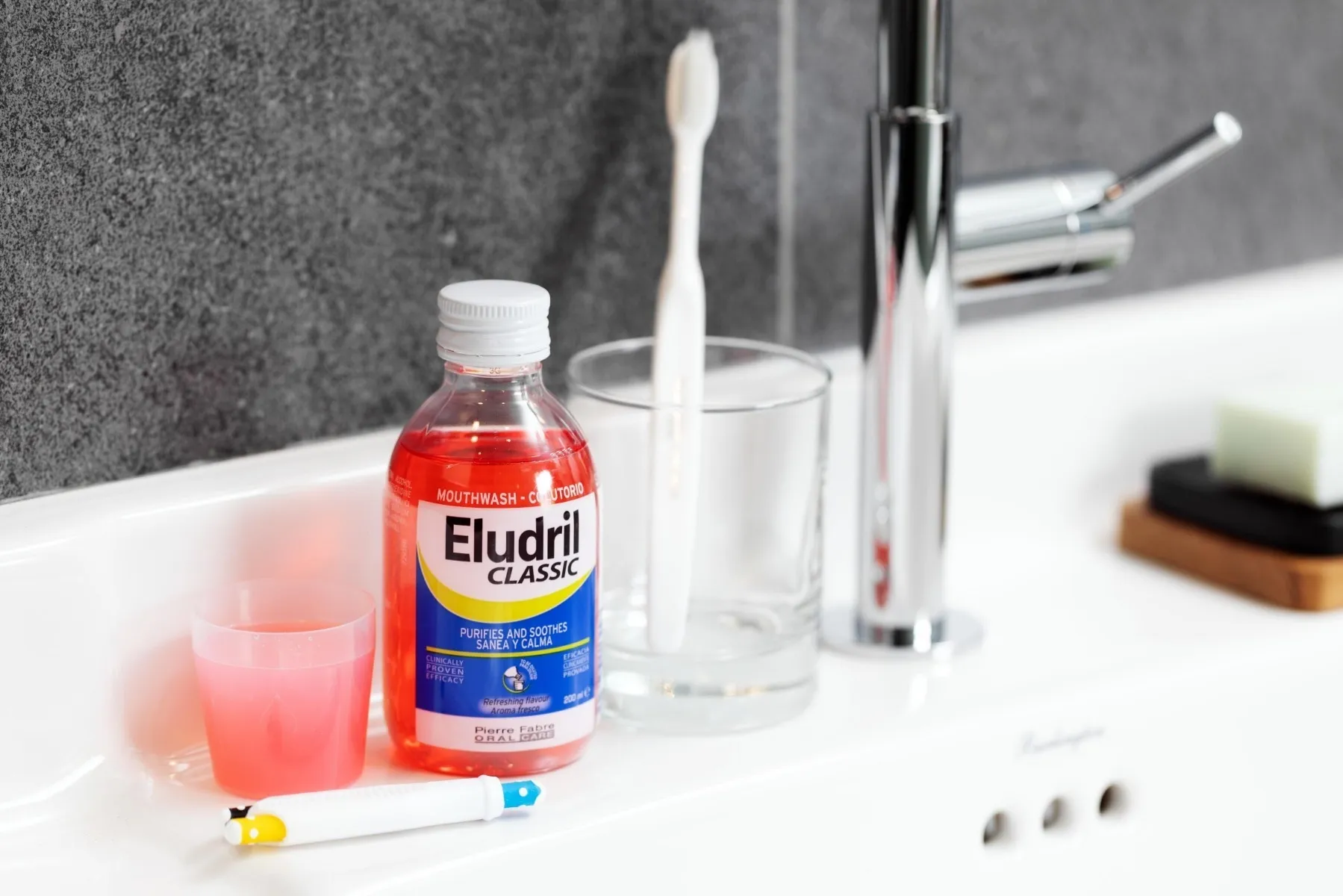 ELUDRIL SUUVESI CLASSIC KLOORHEKSIDIINIGA 0,1% 200ML - Tootepilt 3