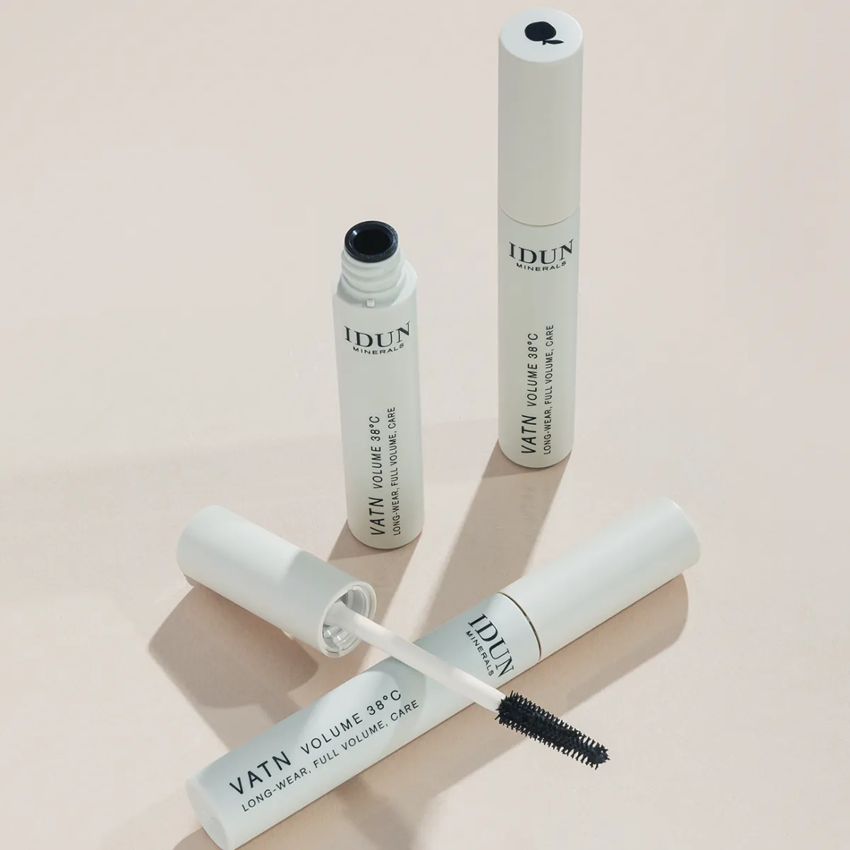 IDUN RIPSMETUSH VATN VEEKINDEL JA VOLÜÜMI ANDEV MUST 9ML - Tootepilt 2
